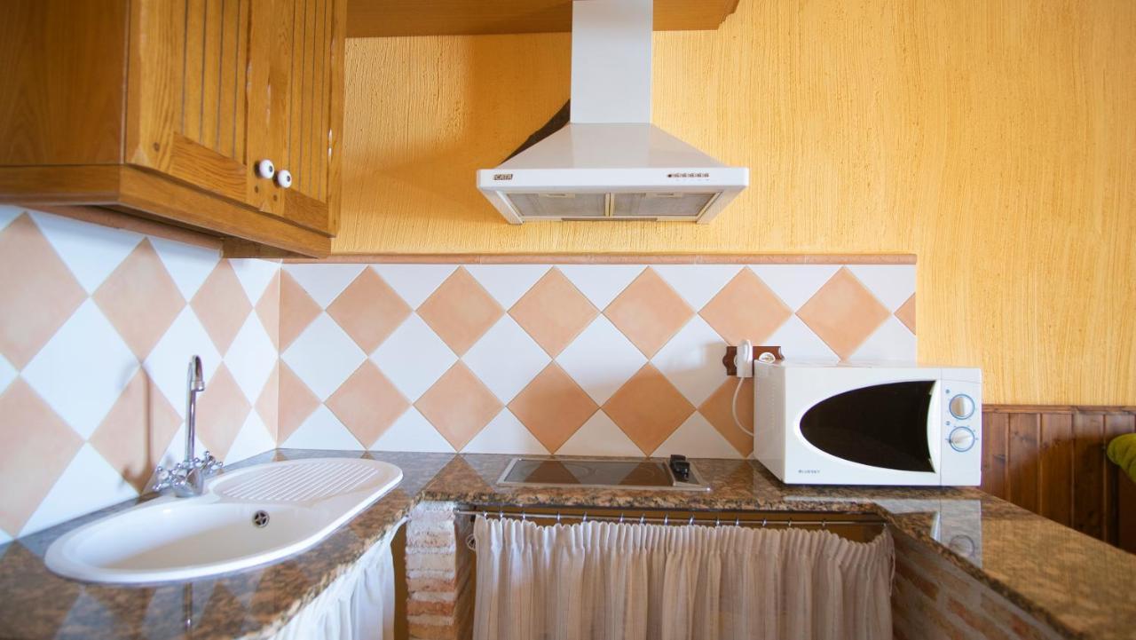 Casa Rural Santa Elena Villafranca de los Caballeros ภายนอก รูปภาพ