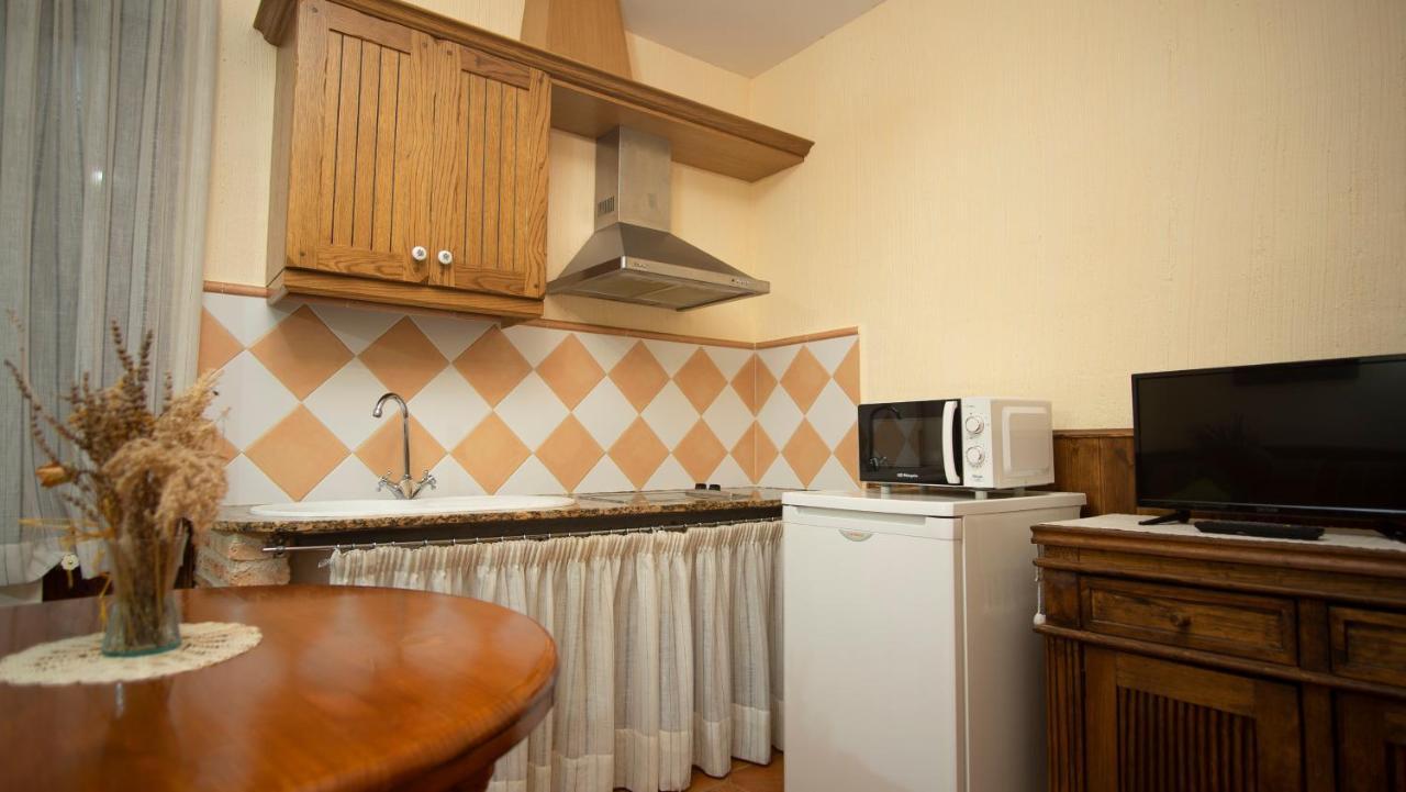 Casa Rural Santa Elena Villafranca de los Caballeros ภายนอก รูปภาพ