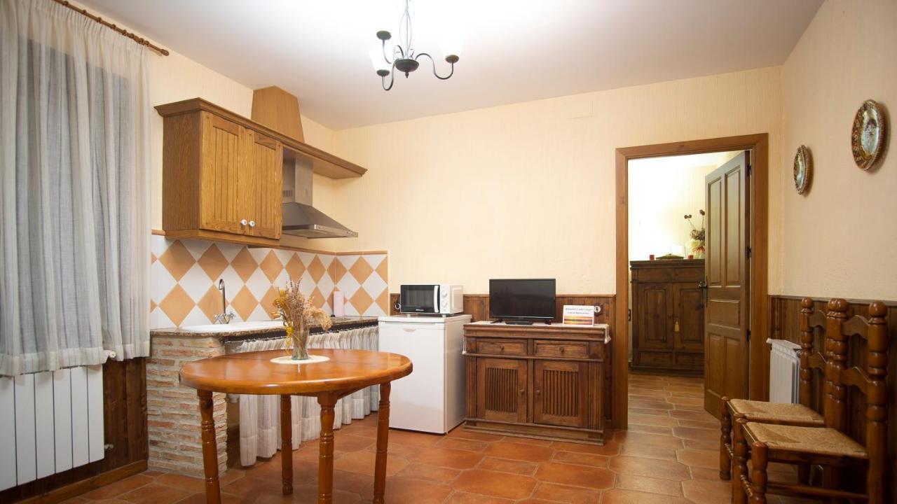 Casa Rural Santa Elena Villafranca de los Caballeros ภายนอก รูปภาพ