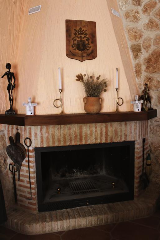Casa Rural Santa Elena Villafranca de los Caballeros ภายนอก รูปภาพ