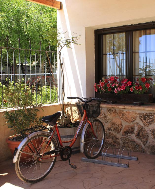 Casa Rural Santa Elena Villafranca de los Caballeros ภายนอก รูปภาพ